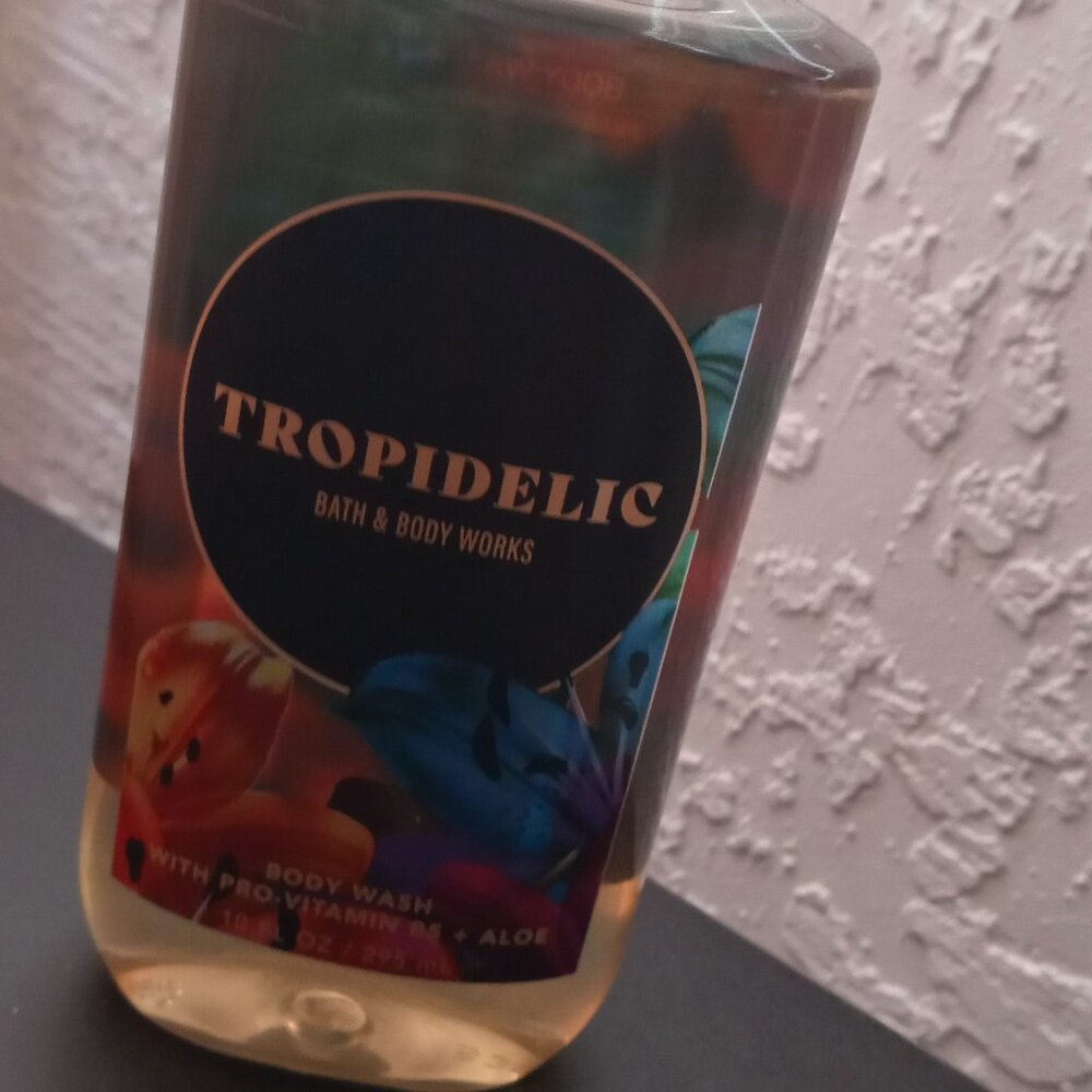 Bath & Body Works Tropidelic Body Wash 10 Ounces